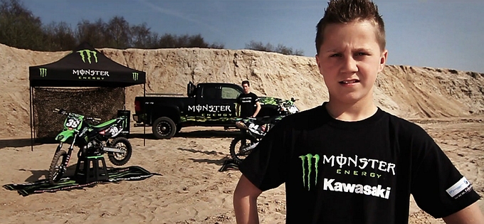Twaalfjarige Roan van de Moosdijk uit Eindhoven heeft een contract bij Monster Energy
